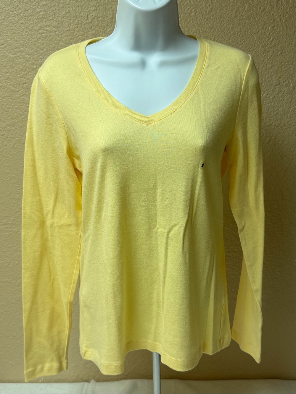 4/$20 Bass Women’s V-Neck Long Sleeve Top - Pale Yellow